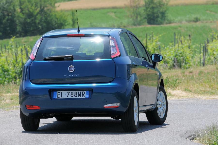  Fiat Punto 5-Door 2012 года  (фото 12 из 30)